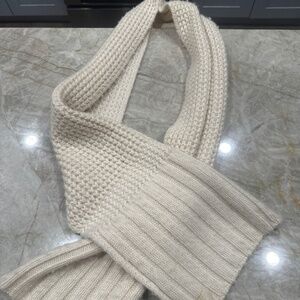 Ugh knit scarf